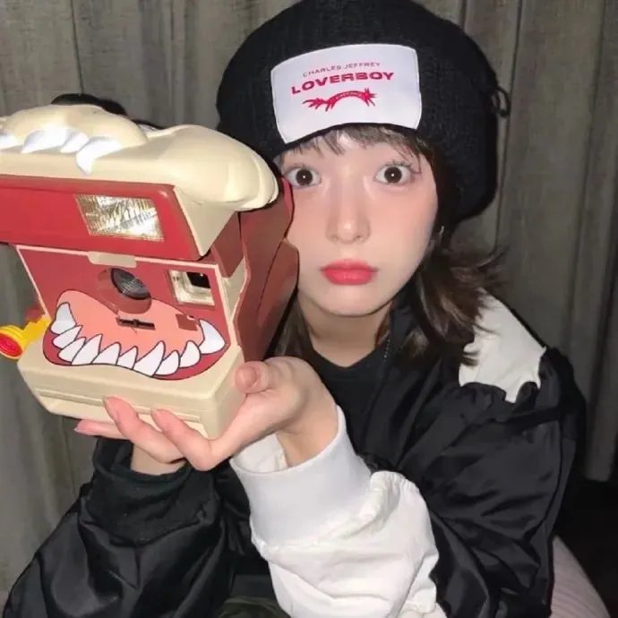 莫斯科来的香烟女孩